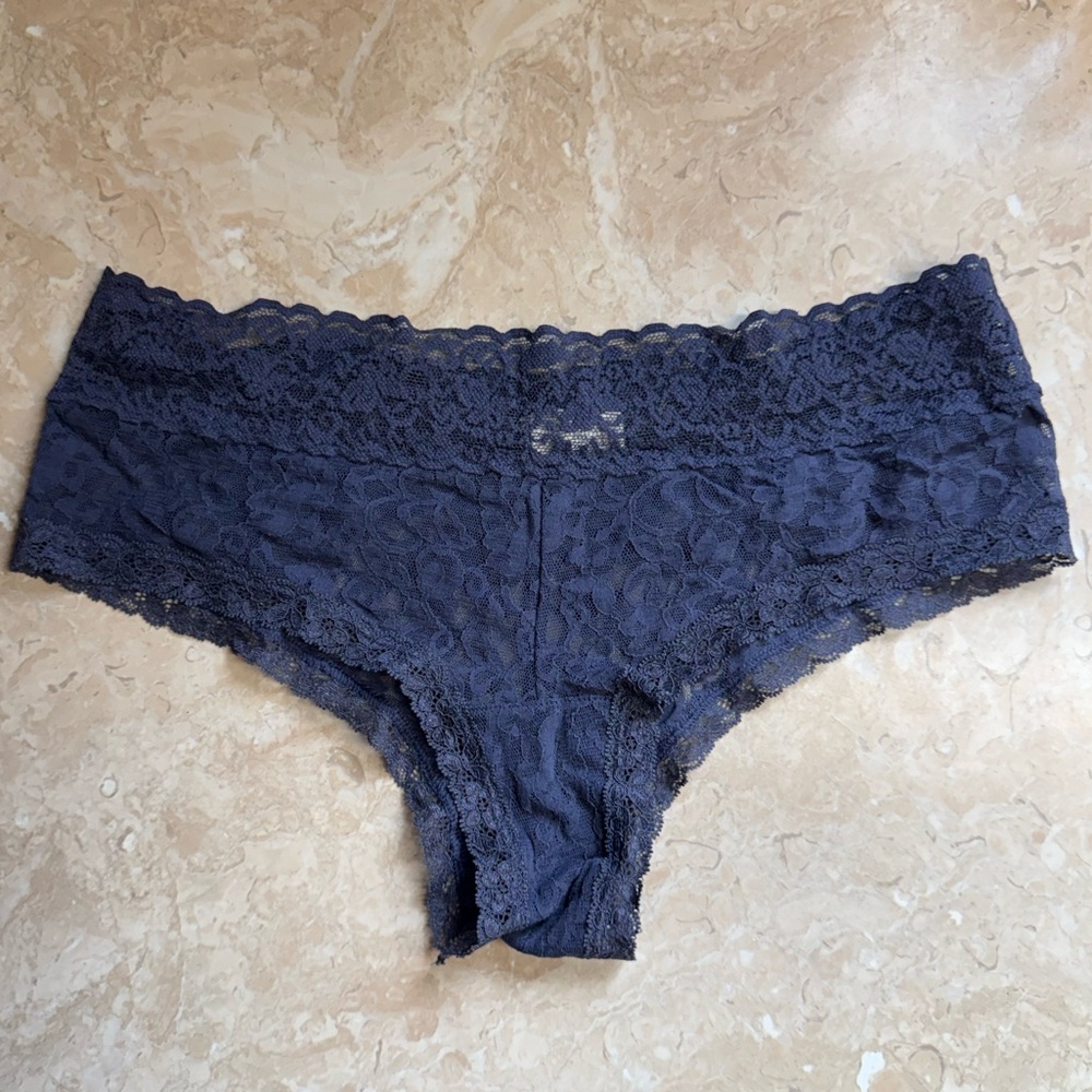 Victoria’s Secret Navy Blue Lace Panty Hip Hugger Brief Large NWOT